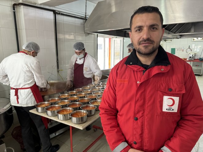 iftarlık sahurlukları Ramazanda AĞRI Kızılaydan ve Türk ihtiyaç sahiplerinin - 7