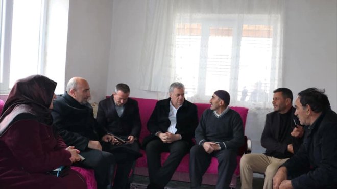 AK Parti Elazığ Milletvekili Ejder Açıkkapı, şehit ailesini ziyaret etti1