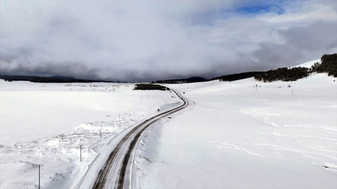 Ardahan ve Kars'ta kar yağışı devam ediyor