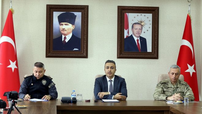 Ardahan Valisi Çiçek