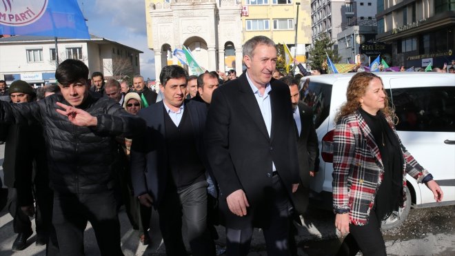 BİTLİS - DEM Parti Eş Genel Başkanı Bakırhan, seçim çalışmalarını sürdürdü1