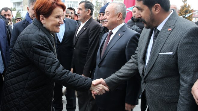 İYİ Parti Genel Başkanı Akşener, Bitlis'te teşkilat toplantısına katıldı: