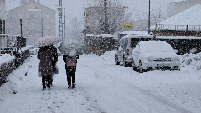 BİTLİS - Olumsuz hava koşulları nedeniyle eğitime ara verildi1