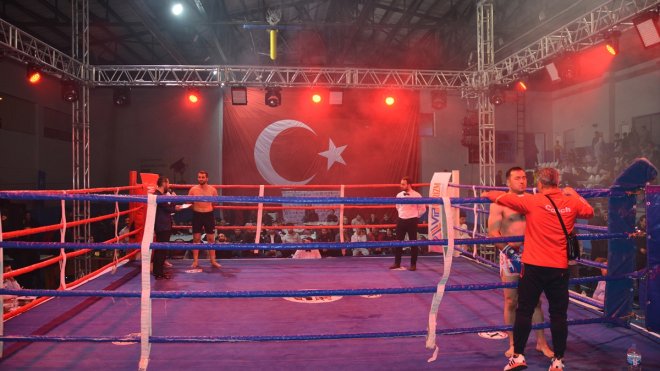 Tatvan'da "Uluslararası Muaythai Galası" düzenlendi