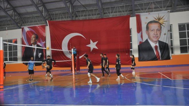 Bulanık'ta '4. Kurumlar Arası Voleybol Turnuvası' sona erdi