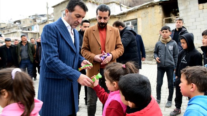 Çatak Belediye Başkanı Şeylan mahalle siyaretlerini sürdürüyor