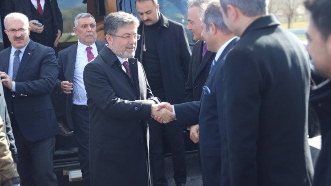 Bakan Yumaklı, Elazığ'da veteriner yol kontrol istasyonunda incelemede bulundu: