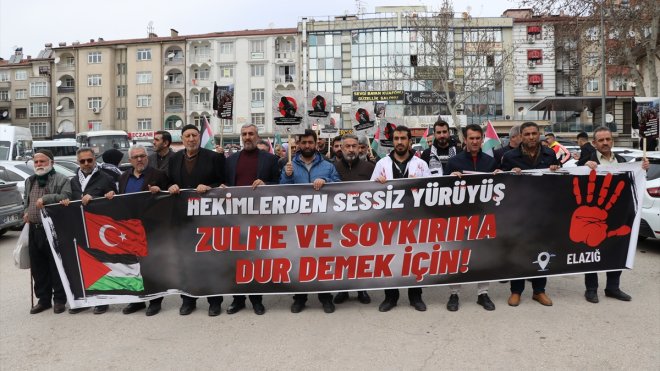 Elazığ'da sağlık çalışanları Gazze için yürüdü