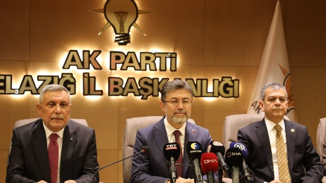 Tarım ve Orman Bakanı Yumaklı, Elazığ'da temaslarda bulundu