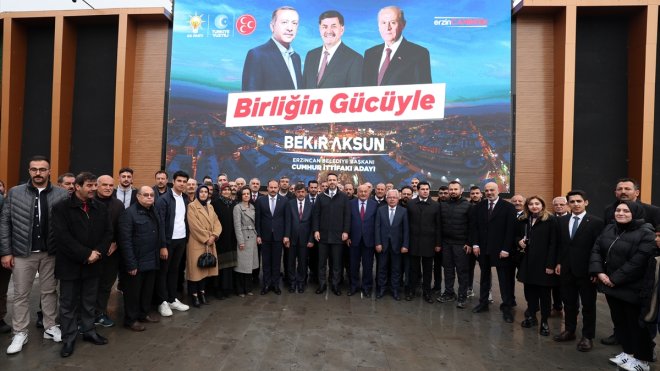 Enerji ve Tabii Kaynaklar Bakanı Bayraktar Erzincan'da temaslarda bulundu