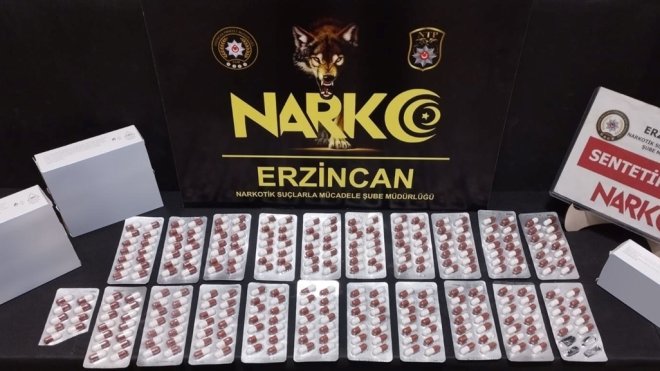 Erzincan'da uyuşturucuyla yakalanan iki zanlıdan biri tutuklandı