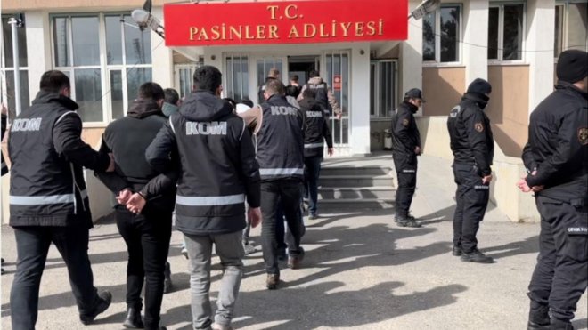 Erzurum'da 5 ay takip sonucu düzenlenen tefecilik operasyonunda 4 zanlı tutuklandı