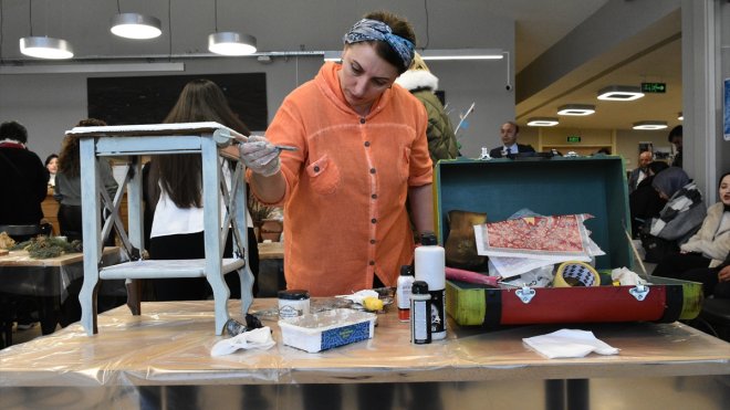 ERZURUM - Kadınlar atıklardan sanat eseri yaptı1