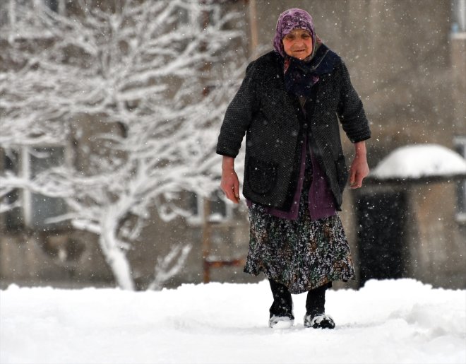 ediyor devam ERZURUM Kar - yağışı aralıklarla 1