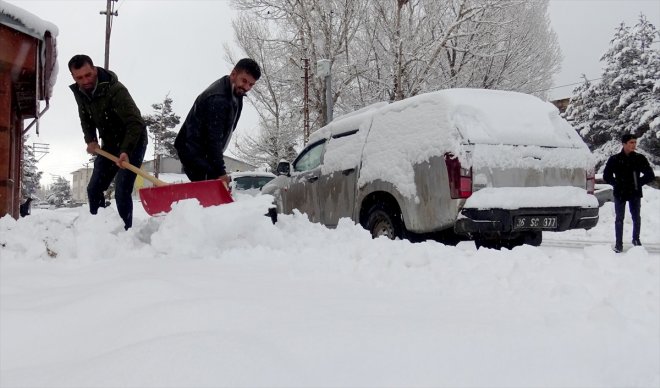 ediyor ERZURUM Kar aralıklarla - yağışı devam 9