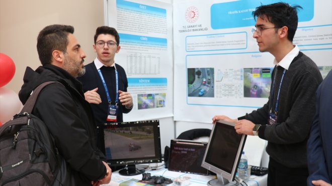 ERZURUM - Lise öğrencileri, Trafik Kazası Tespit ve Bildiri Sistemi projesiyle birinci oldu1