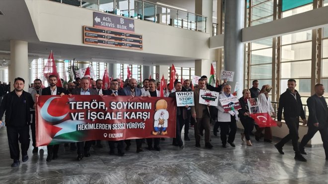 Erzurum'da sağlık çalışanları hastanede Filistin için "sessiz yürüyüş" yaptı