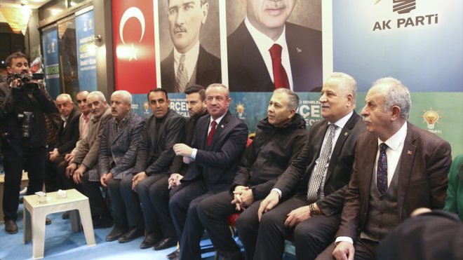 İçişleri Bakanı Yerlikaya, Hakkari'de Seçim Koordinasyon Merkezi'ni ziyaret etti: