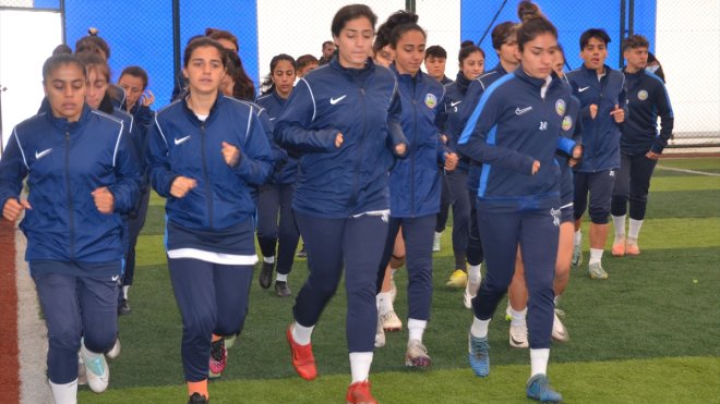 HAKKARİ - Yüksekova Belediyespor, play-off maçlarına üst lig hedefiyle hazırlanıyor1