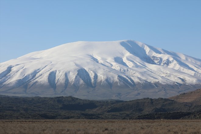 beyaza Ağrı kar yağışıyla - Dağı IĞDIR büründü 7