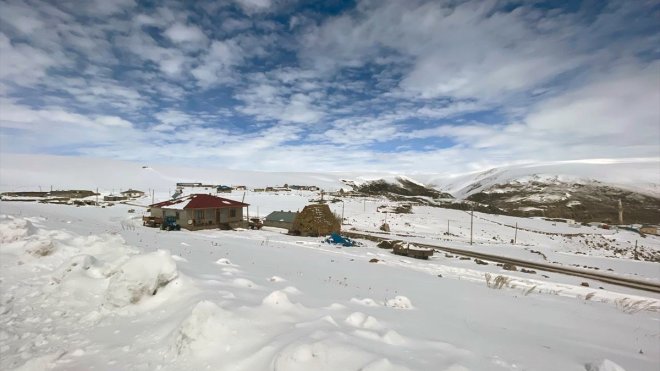 Erzurum ve Kars'ta 32 yerleşim yerine kardan ulaşım sağlanamıyor