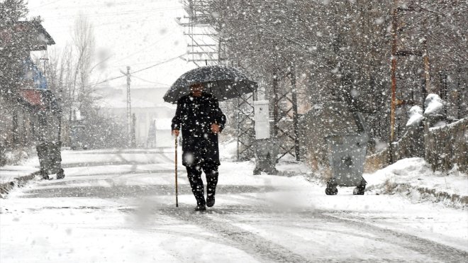Kars’ta kar yağışı etkili oldu1