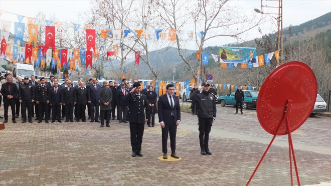 Keban'da 18 Mart Şehitleri Anma Günü ve Çanakkale Deniz Zaferi'nin 109. yıl dönümü dolayısıyla tören yapıldı