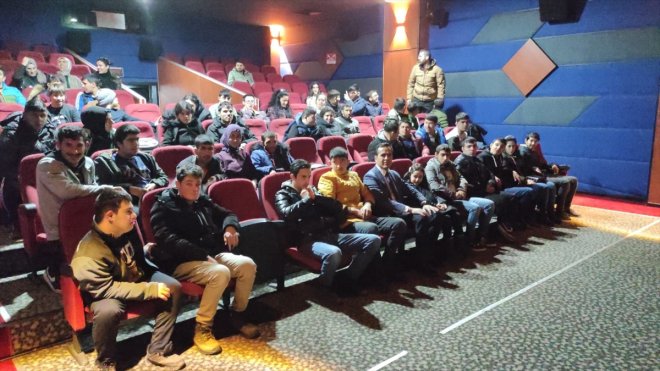 Muş Belediyesinden özel çocuklara sinema etkinliği1