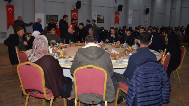 MUŞ - Şehit yakınları ve gaziler onuruna iftar programı düzenlendi1