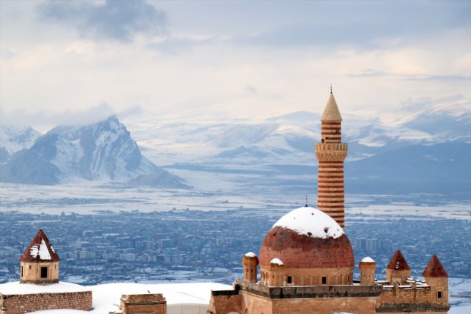 kaplandı karla İshak Tarihi Paşa Sarayı martta 3