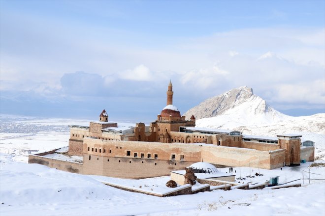 Tarihi karla Paşa kaplandı Sarayı martta İshak 6