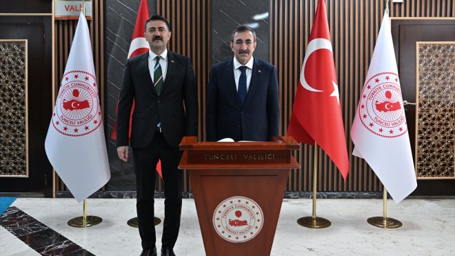 TUNCELİ - Cumhurbaşkanı Yardımcısı Cevdet Yılmaz, Tunceli Valiliğini ziyaret etti1