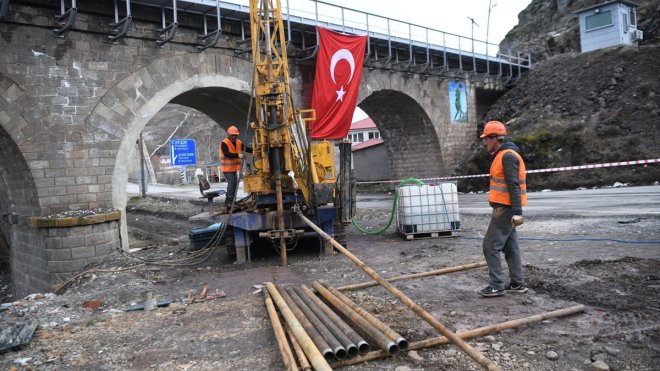 Tunceli'de depreme dayanıksız olan Mutu Köprüsü'nün yerine yenisi yapılacak