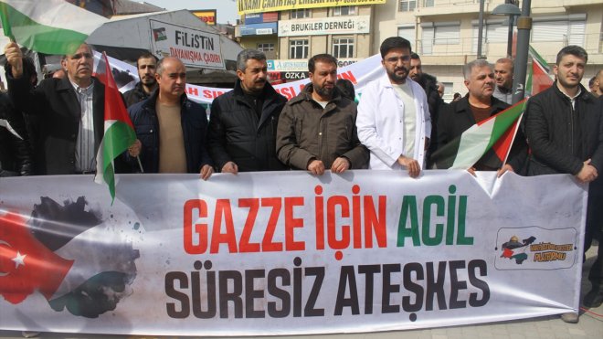 Van'da sağlık çalışanları Filistin için "sessiz eylem" yaptı