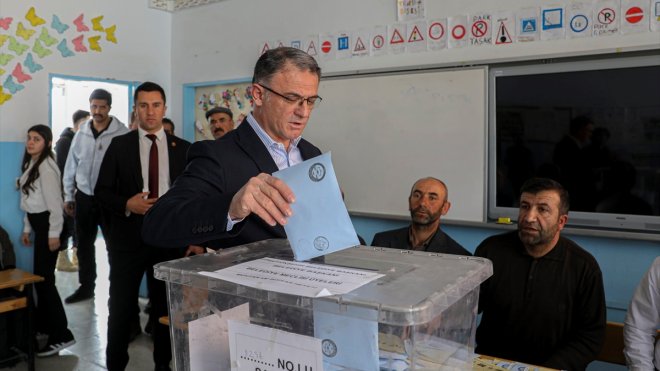 Van Valisi Balcı, oyunu kullandı