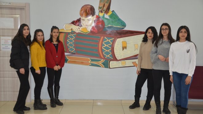 Yüksekova'da gençler yeni kütüphane ve spor salonundan faydalanıyor