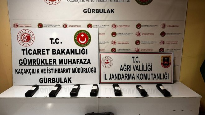 Ağrı'da 8 kilo 700 gram uyuşturucu ele geçirildi
