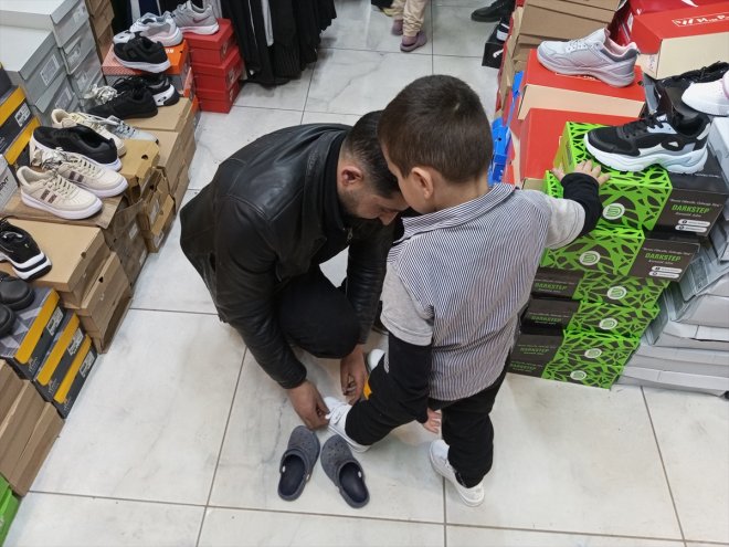 bayram ihtiyaç yetimlere ve sahibi aileler yardımı Ağrı