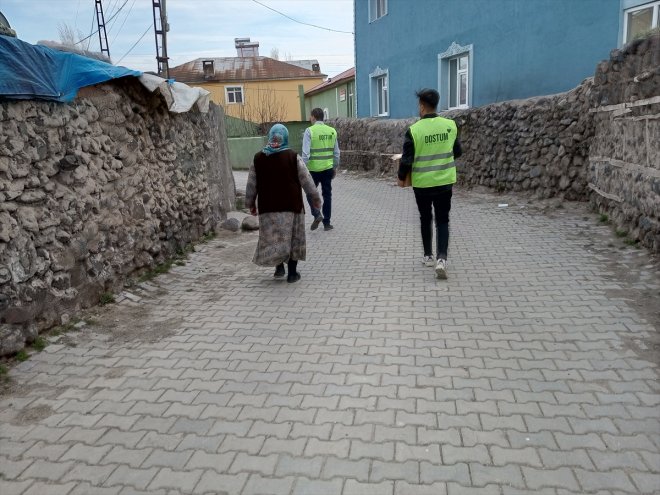 yetimlere yardımı aileler sahibi bayram Ağrı