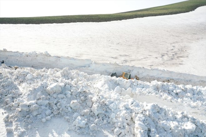 ediyor kar boyunu dozerin kütleleriyle Ekipler mücadele - AĞRI aşan 7