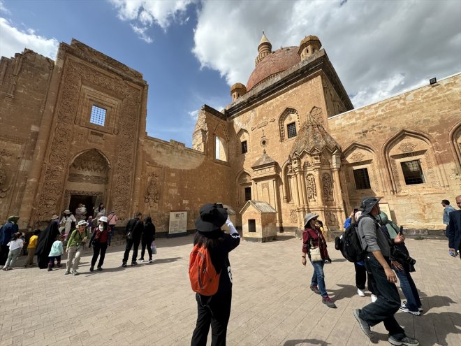 Turizm da çevirdi AĞRI rotayı - İshak Haftasında Paşa Turistler Sarayı