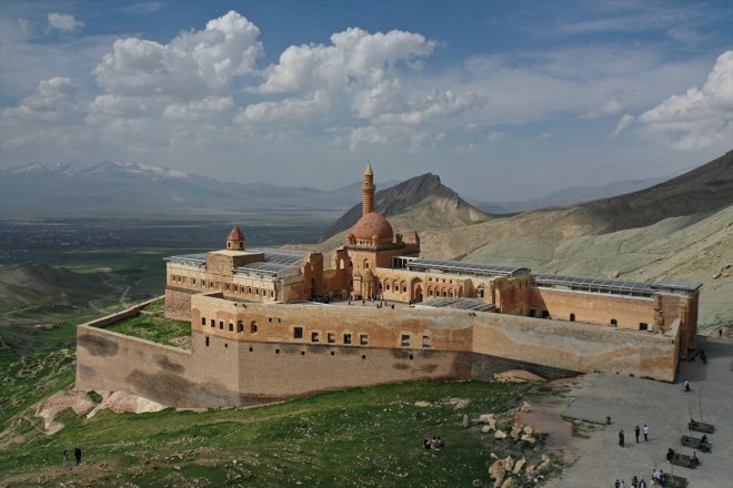 - rotayı çevirdi Turizm Turistler Paşa Sarayı