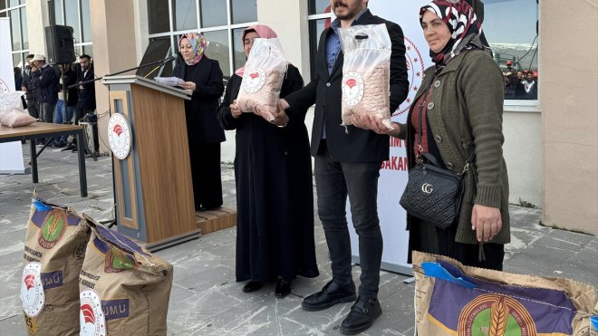 Ardahan'da 210 üreticiye 45 ton korunga tohumu desteği