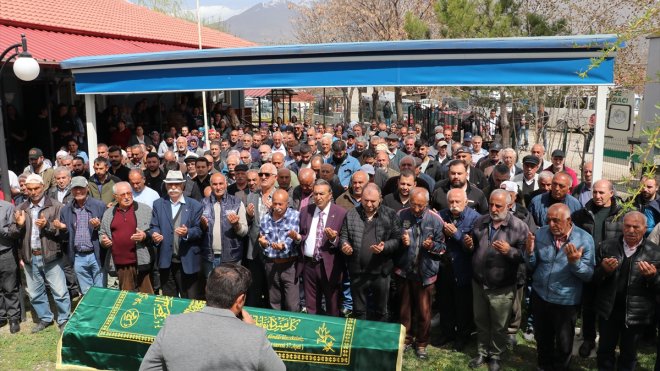 Beşiktaş'taki yangında hayatını kaybeden Binali Çayır'ın cenazesi Erzincan'da defnedildi