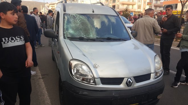 Bingöl'de hafif ticari aracın çarptığı yaya yaralandı
