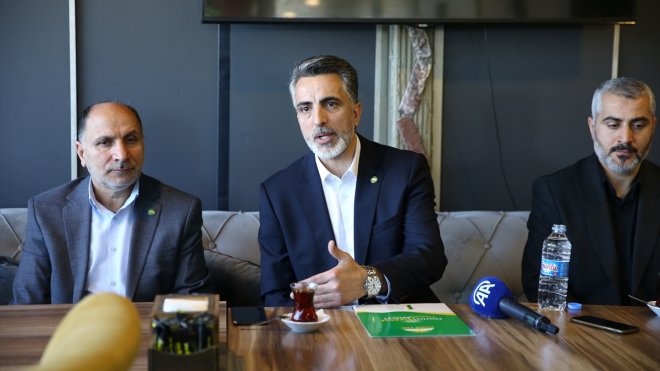 HÜDA PAR Genel Başkan Yardımcısı Emiroğlu, Bingöl'de basın mensuplarıyla bir araya geldi