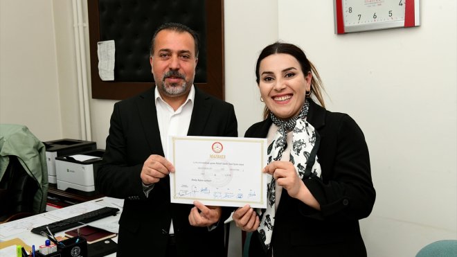 Çatak Belediye Başkanı Eraslan, mazbatasını aldı