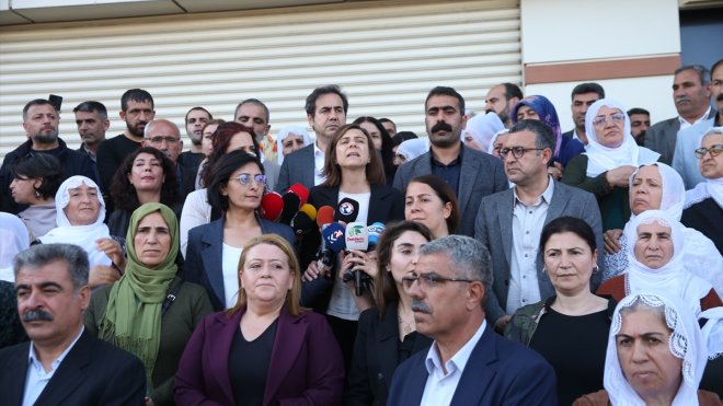 Doğudaki bazı illerde izinsiz yürüyüş yapmak isteyenlere polis müdahale etti1