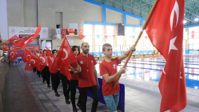 Elazığ'da "1. Çaydaçıra Yüzme Festivali" başladı