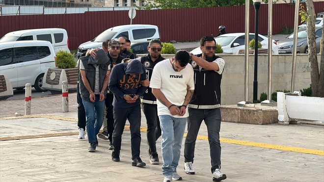 Elazığ'da düzenlenen uyuşturucu operasyonunda 13 şüpheli yakalandı